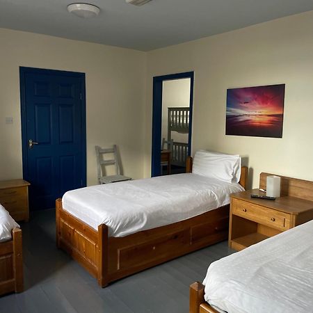 Coastguard Lodge Hostel At Tigh Tp Glaise Bheag Extérieur photo